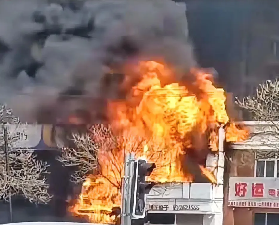 惨不忍睹，22条人命，被一场大火夺走了。2025年4月29号中午时，辽宁白塔区