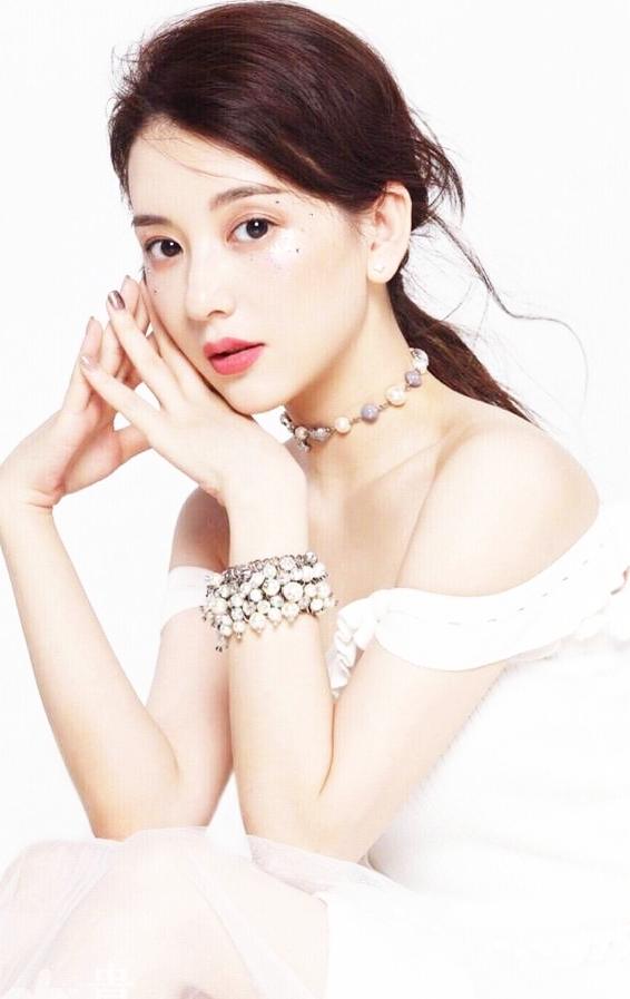 男人呐就偏爱温柔小女人性子软软柔柔反倒不会爱本事大、脾气犟的大女人可