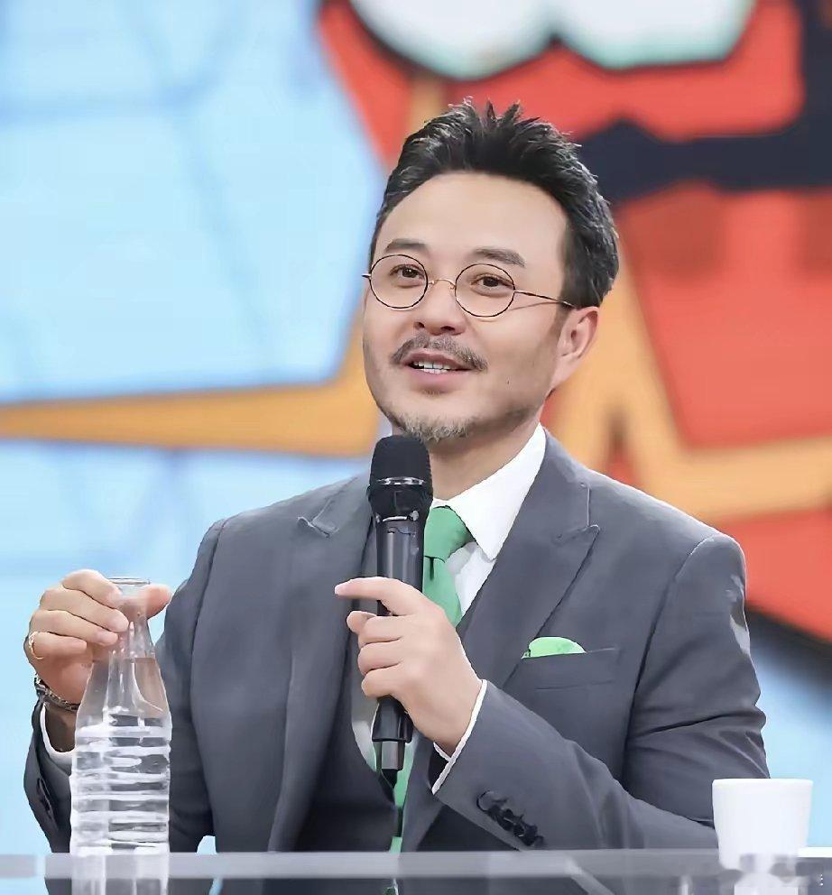 果然姜还是老的辣我问老爸：汪涵不是省政协常委吗，怎么能去做这种投资，我爸说：还是