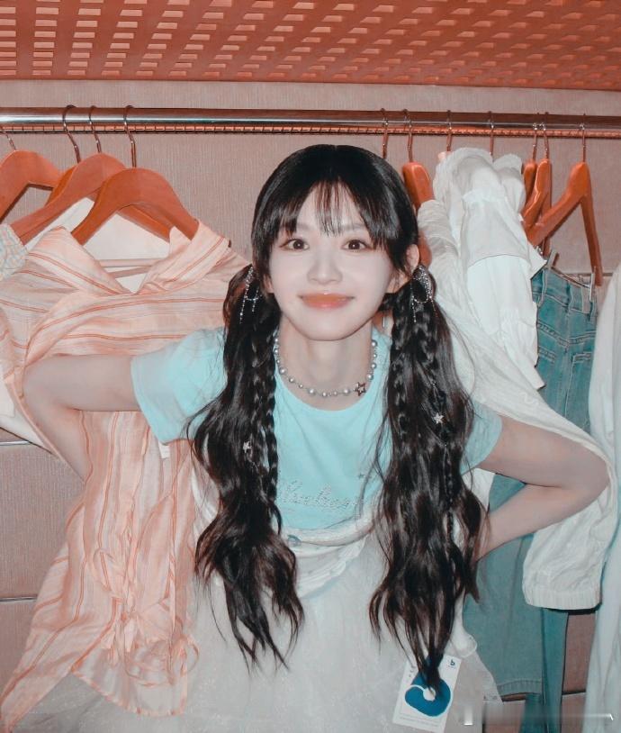 1、有消息称田曦薇和邓为即将合作s加古偶《第三十年明月夜》，这几天邓为的资源好像