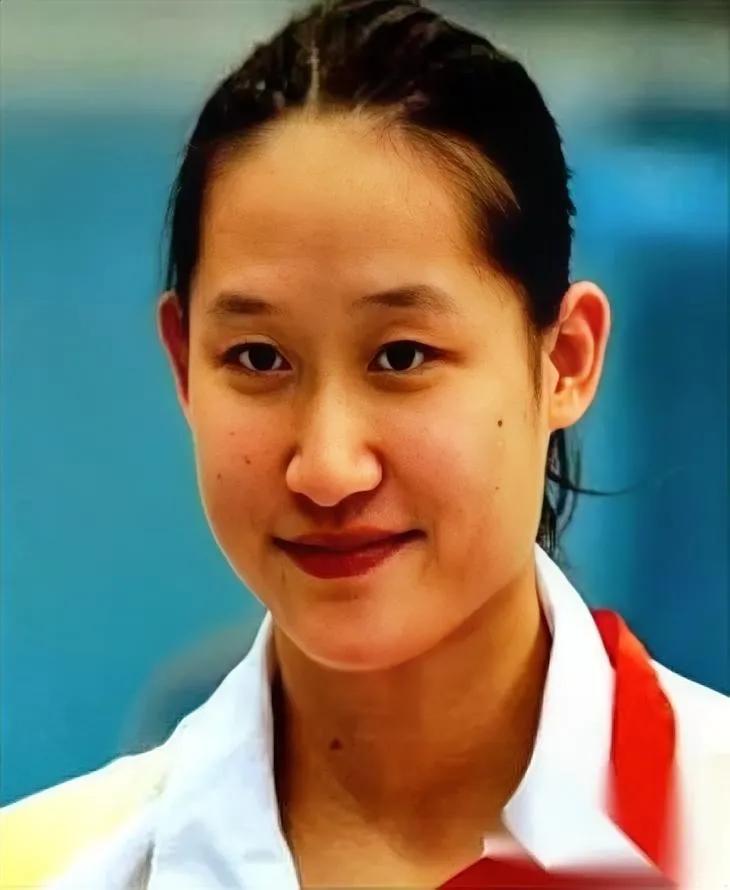 19岁姑娘拿了奥运冠军，奖金刚到账。直接转了170万——给教练买路虎。亲