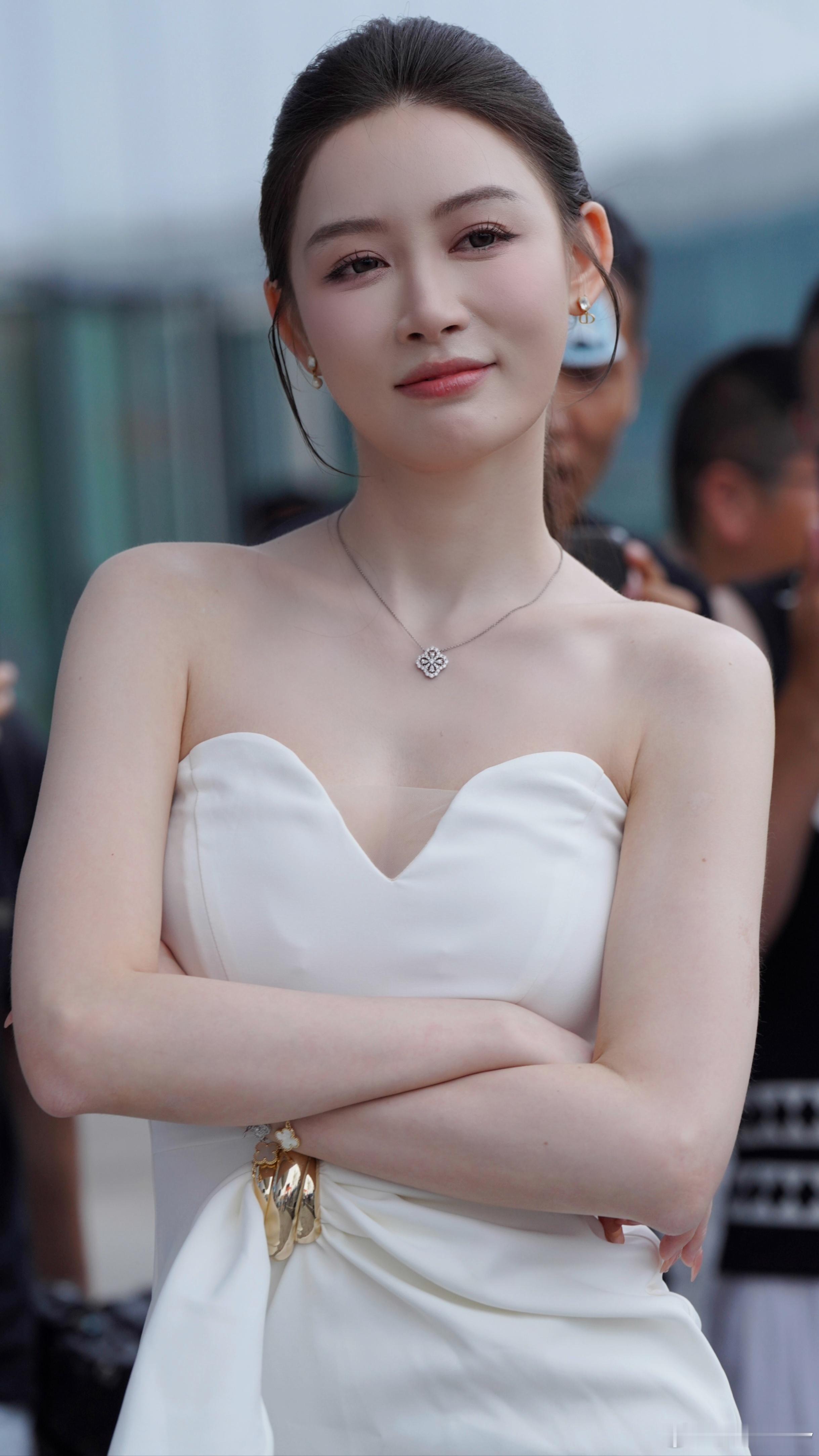 好看的小姐姐都在这里