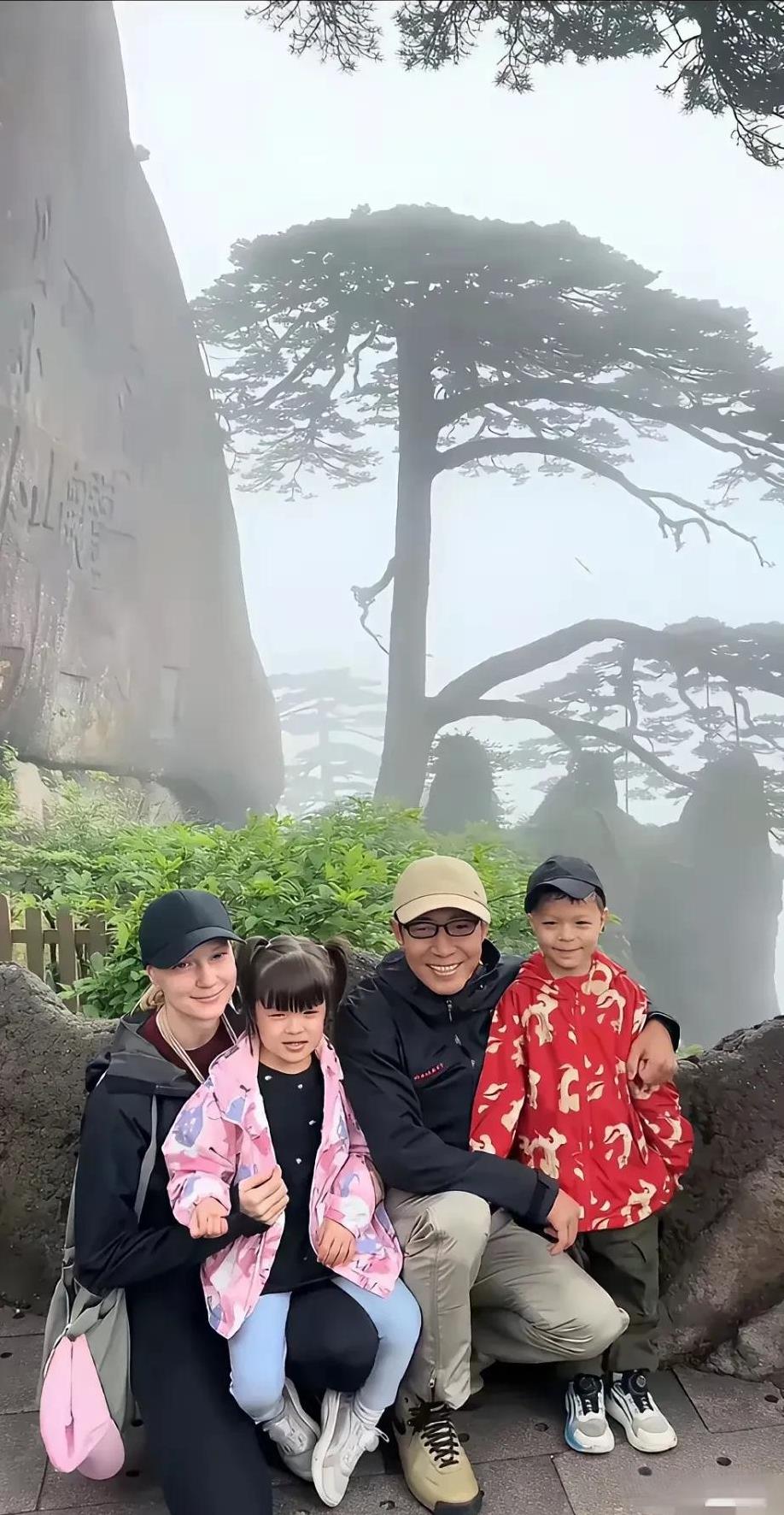 央视主持小撒一家四口