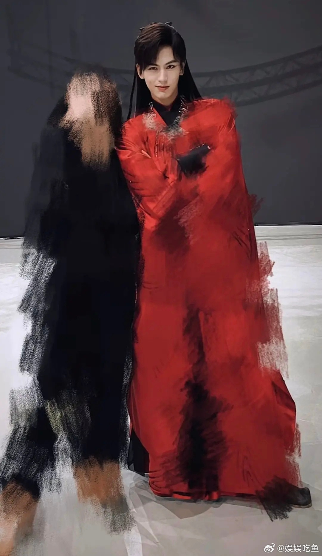 当时的张凌赫确实是这个剧为数不多能看的，我记得都是骂翟的，确实他的人脸盘子和造型