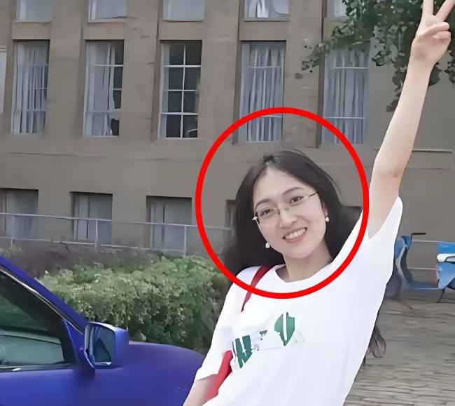 武大校友梅新育研究员出手了！建议开除杨某某，香港浸会大学回应别让沉默成为帮凶。