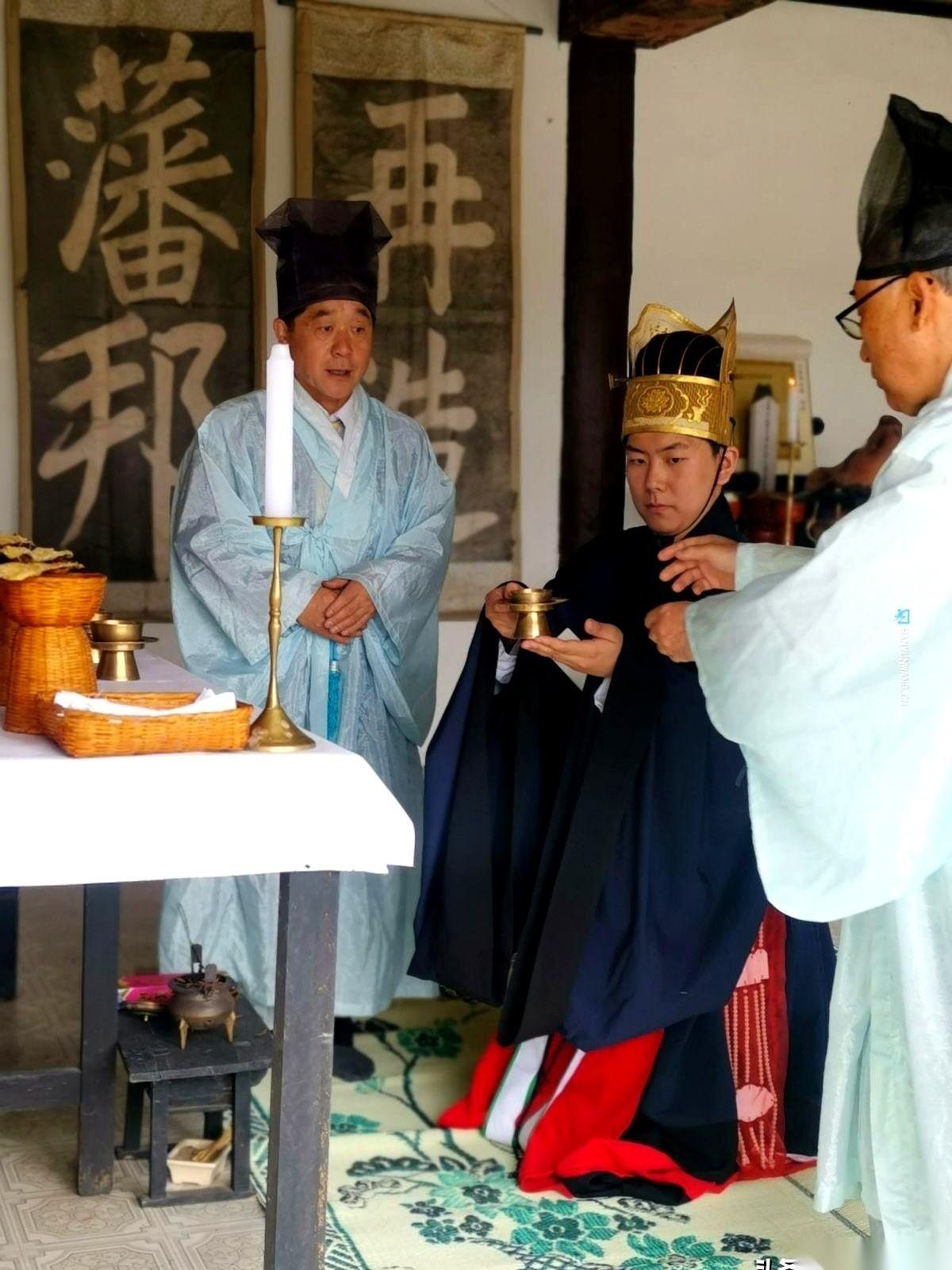 有时候真觉得，咱们中国人挺有意思的。四百多年了，久到我们自己都快把这事儿给忘了