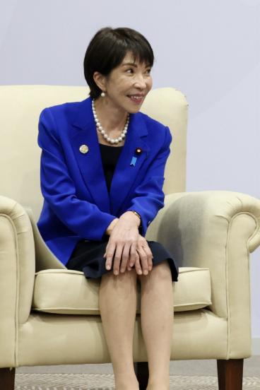 高市早苗现在尴尬了，本以为得罪中国不跟中国交流就行了，但是忽略了中国的国际影响力
