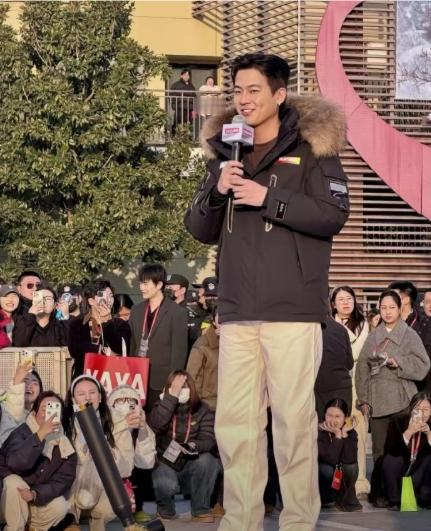 大明星看着和普通人也没啥区别。