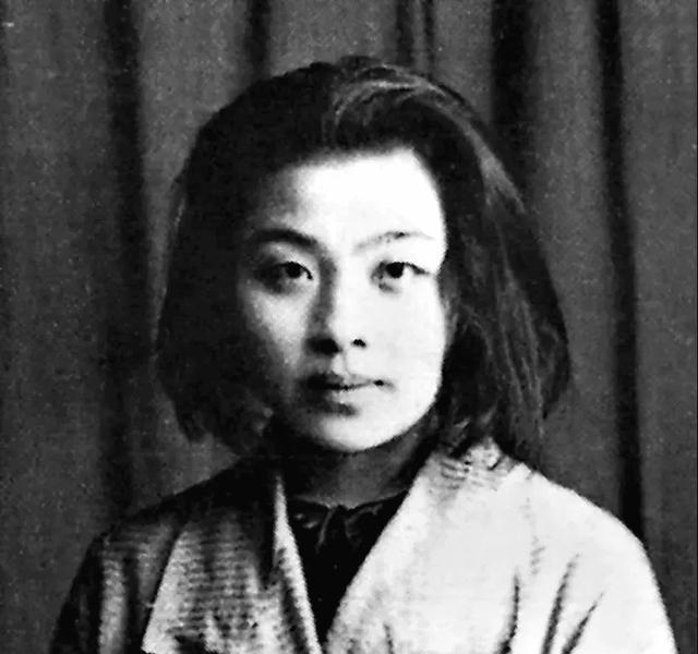 上海解放前夜她被二十万美元悬赏买命，脚跟钉满铁钉只待天亮行刑，九天后签字杀她的局
