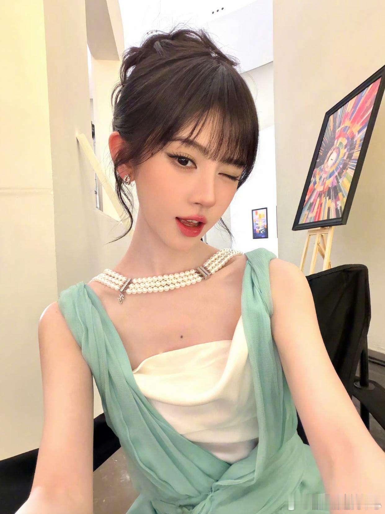 1.李一桐也要参加浪姐了，之前她觉得自己年纪还小，拒绝过一次，这次松口了。2.卢