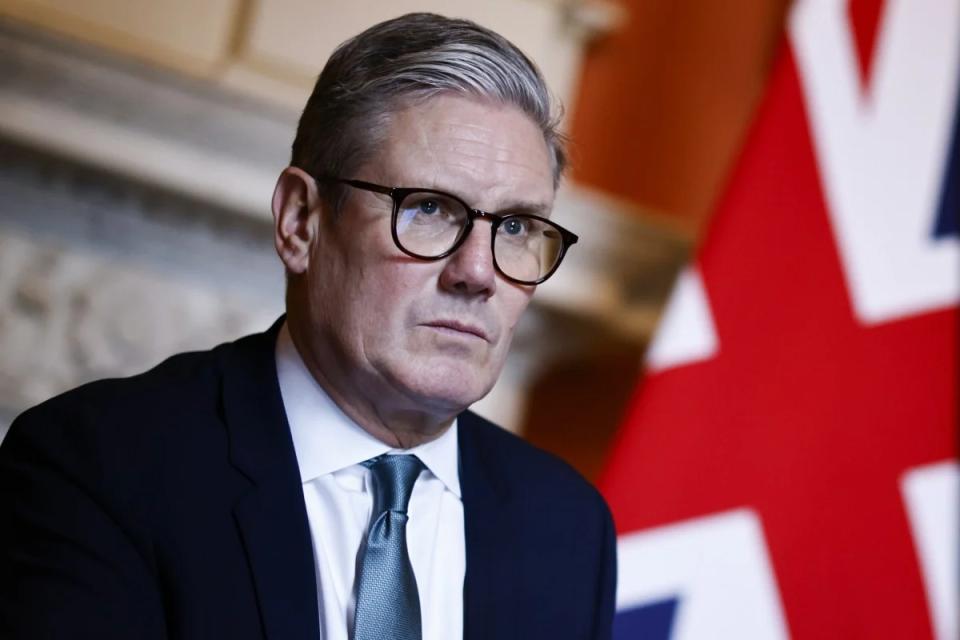 英国收买的1.9万名间谍的资料被泄露，现在英方急疯了，不是担心其国家安全，也不是