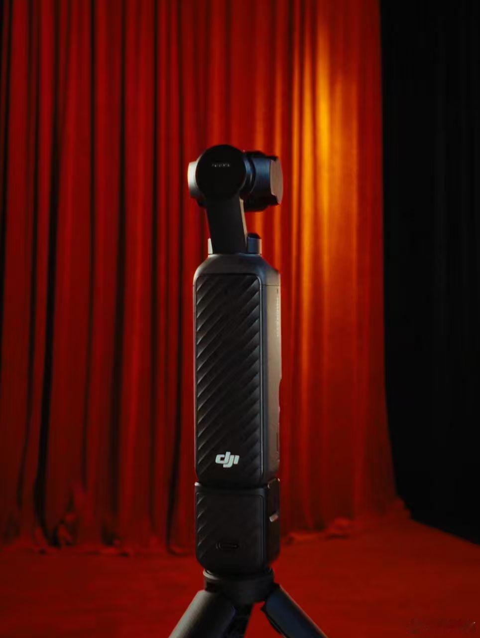 刚看了Pocket4在北影节上的表现，我敢说，Pocket3是封神作，4这一