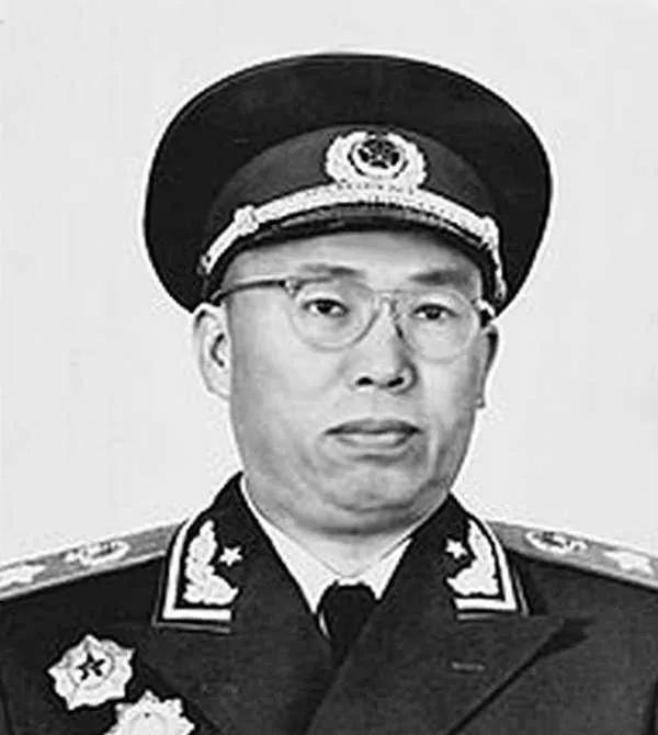 1942年，一个日军救了26个八路军，随后跑到115师驻地投奔八路军，谁知罗荣桓