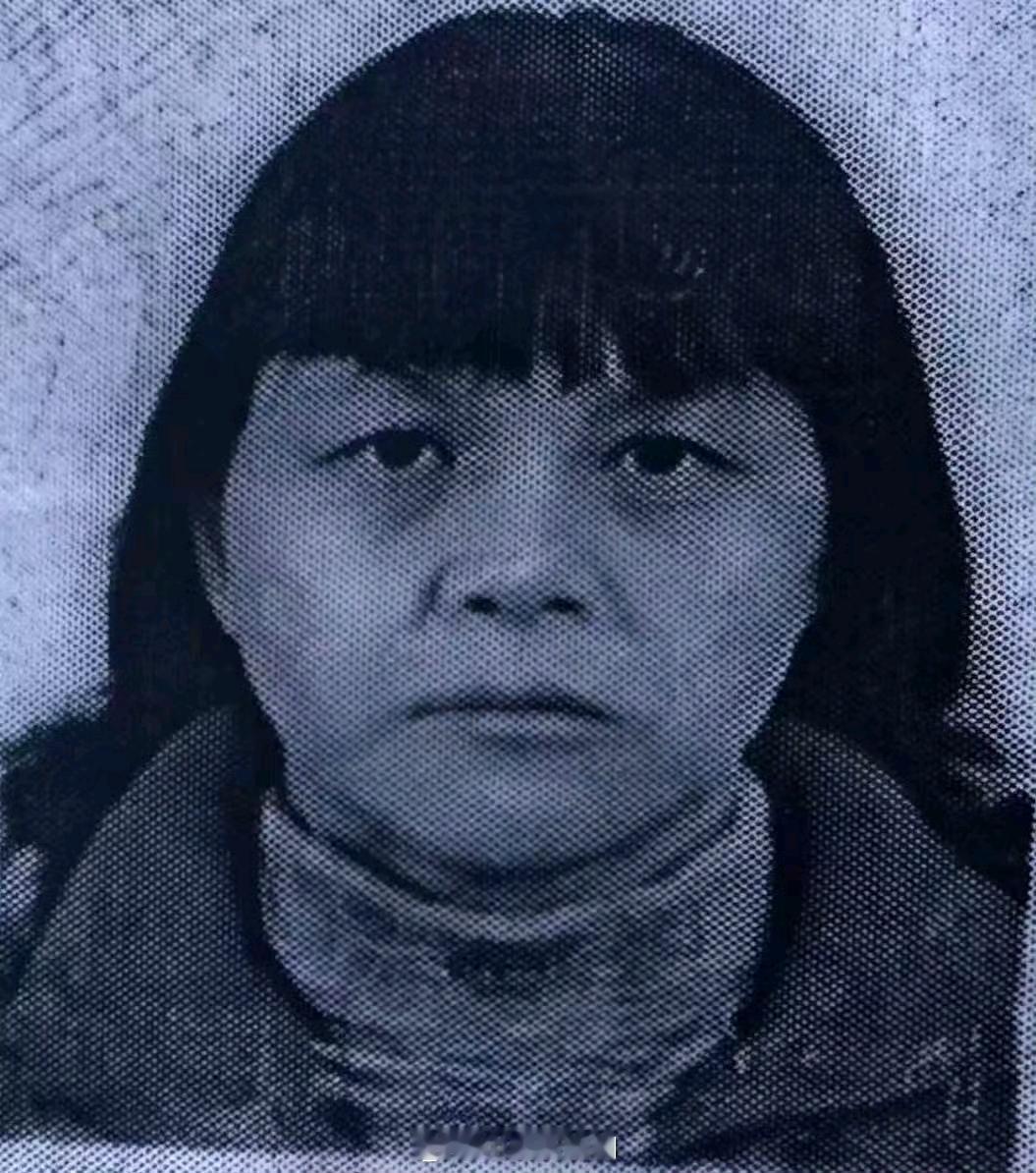 为什么“梅姨”自己有孩子，不能共情一下那些被她害的家长？她的孩子又智力障碍，究竟是她的报应？还是那个
