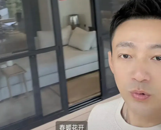 打破不和谐传闻，汪小菲筱梅第一次带汪宝出门，就是去看张兰大姐汪小菲和筱梅第一