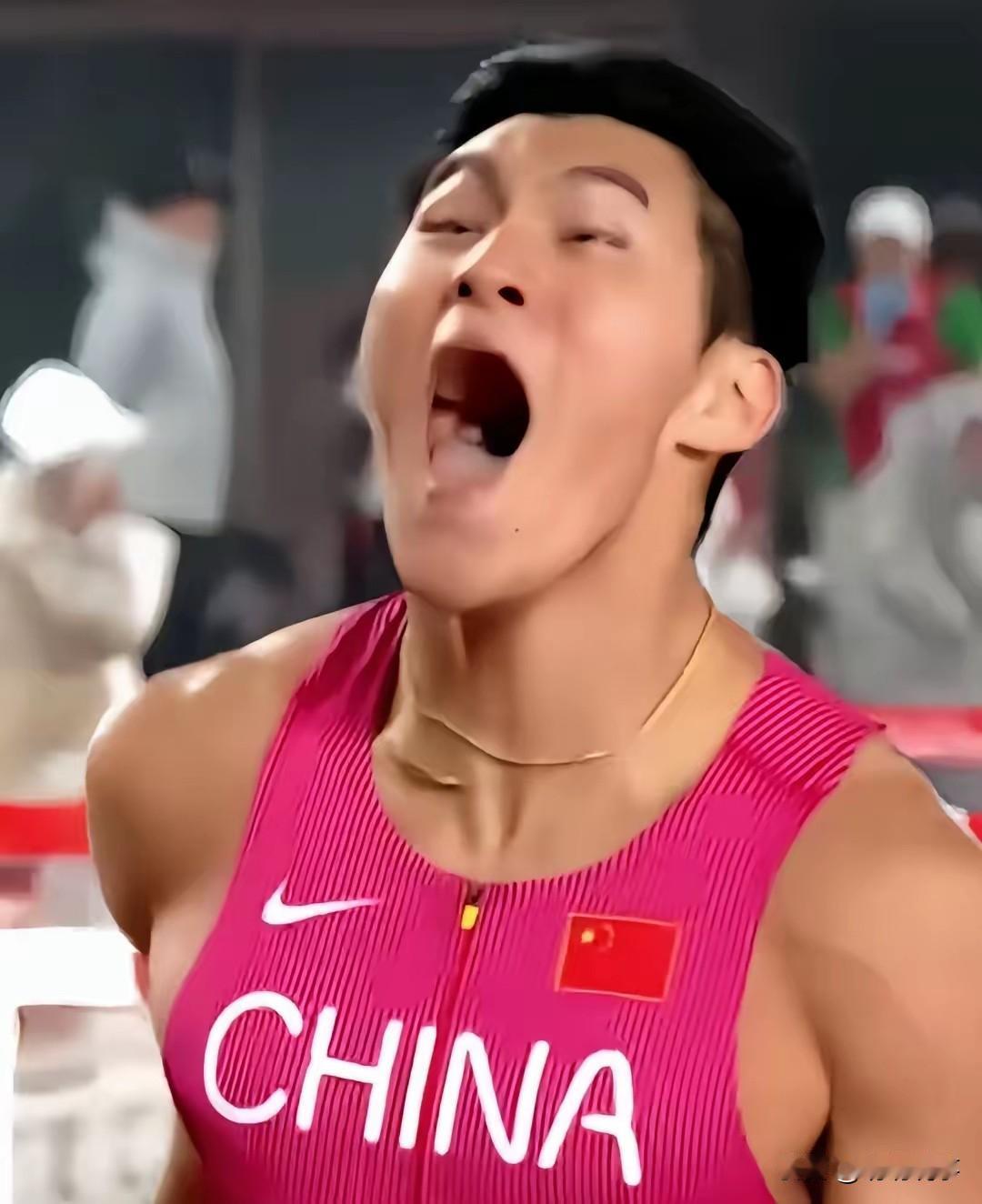 中国小将这次是真把面子挣回来了。不是因为日本媒体把村竹拉希德旁边摆上金牌