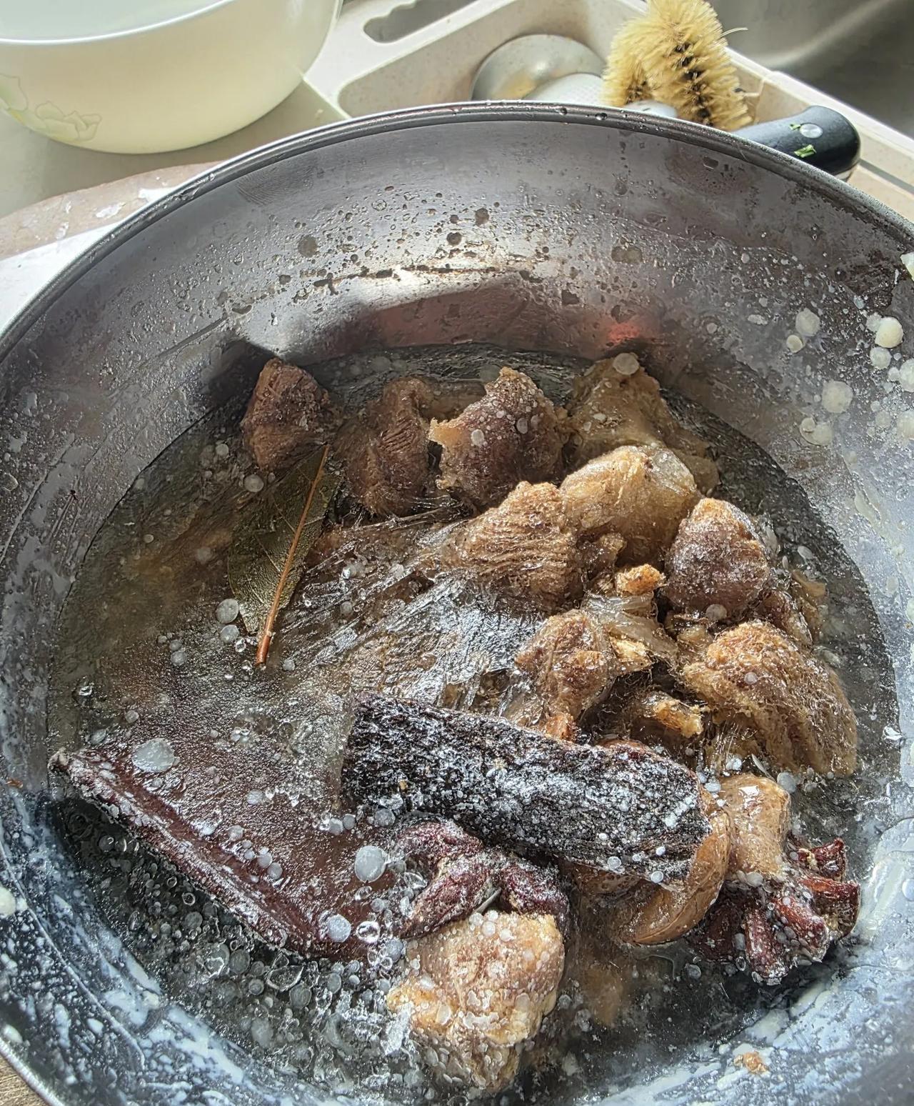 遗憾一个接着一个……外孙在这里的时候，给他炖的牛肉，当时吃了一半，冰箱里放了一