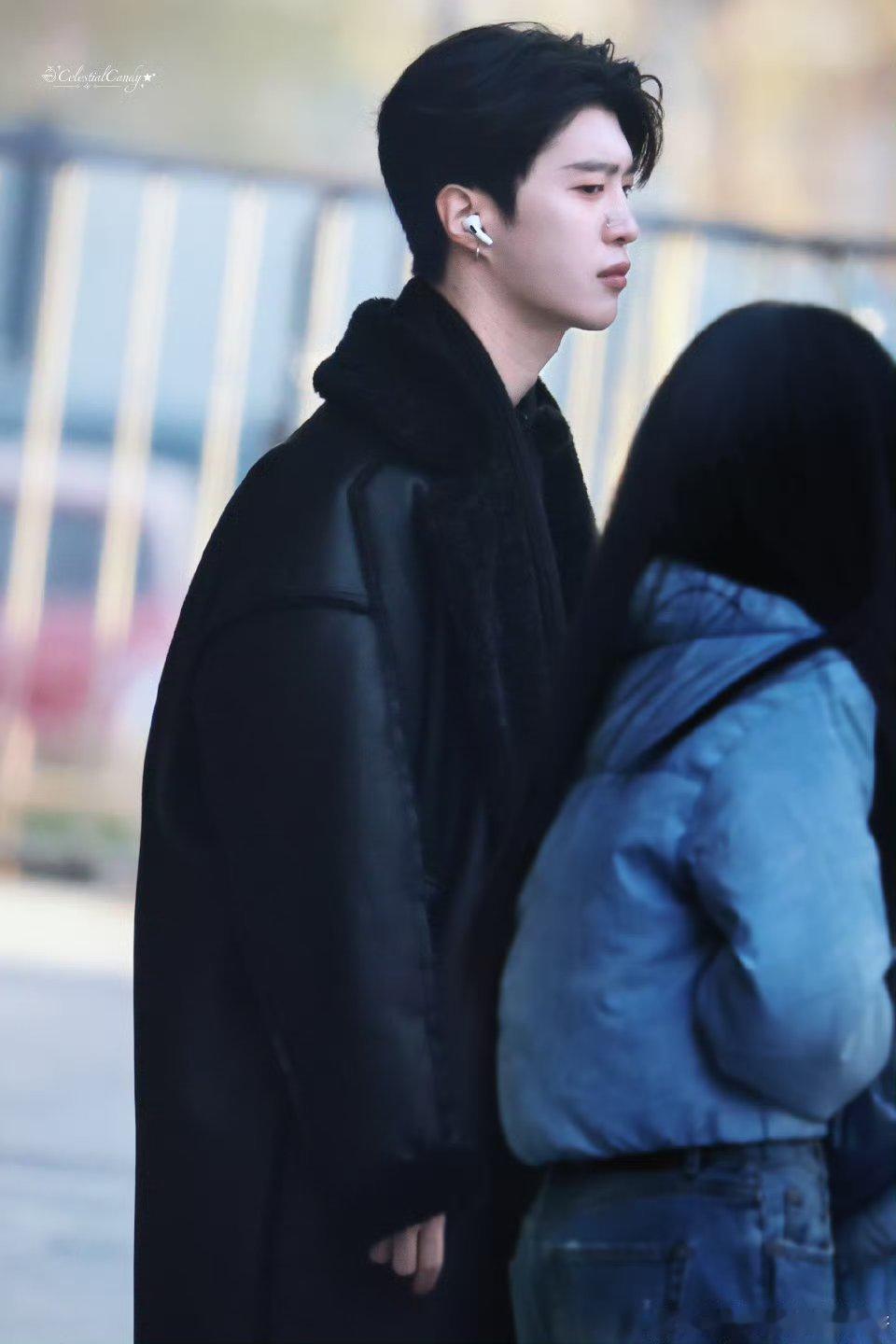 范丞丞我说你速速进组现偶好吗？谁敢信这是一个综艺路透，帅成这样