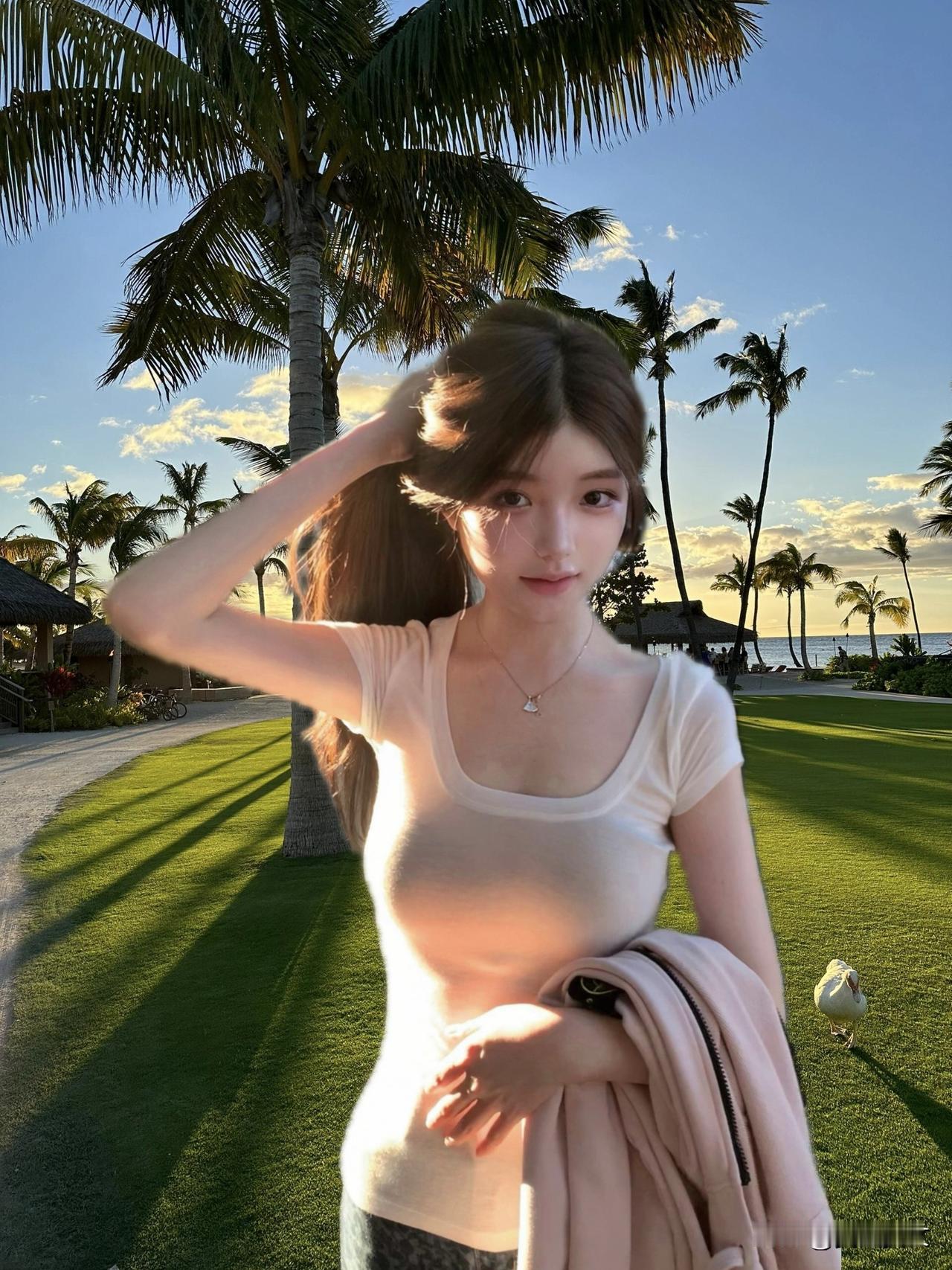 阳光洒落的海滩，少女与海鸥相伴，浪漫时光定格。