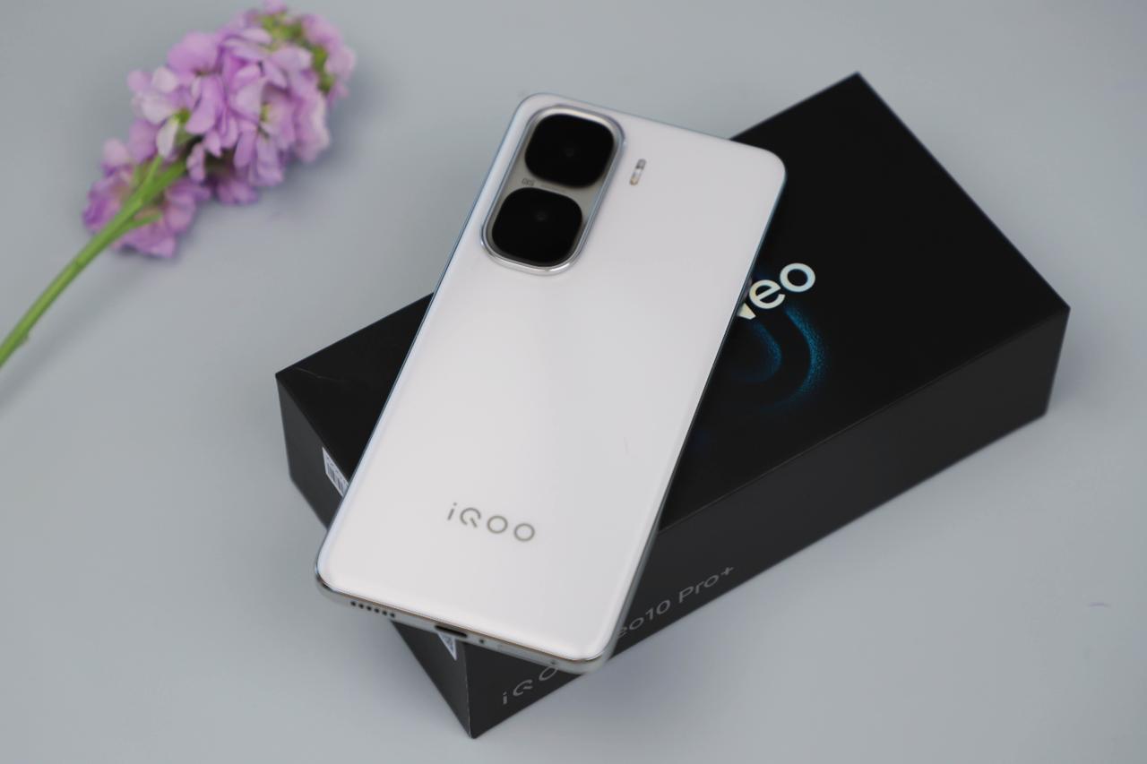 Neo10Pro+「驰光白」开箱，干净百搭的配色，手感真心不错，行业独家的铟丝