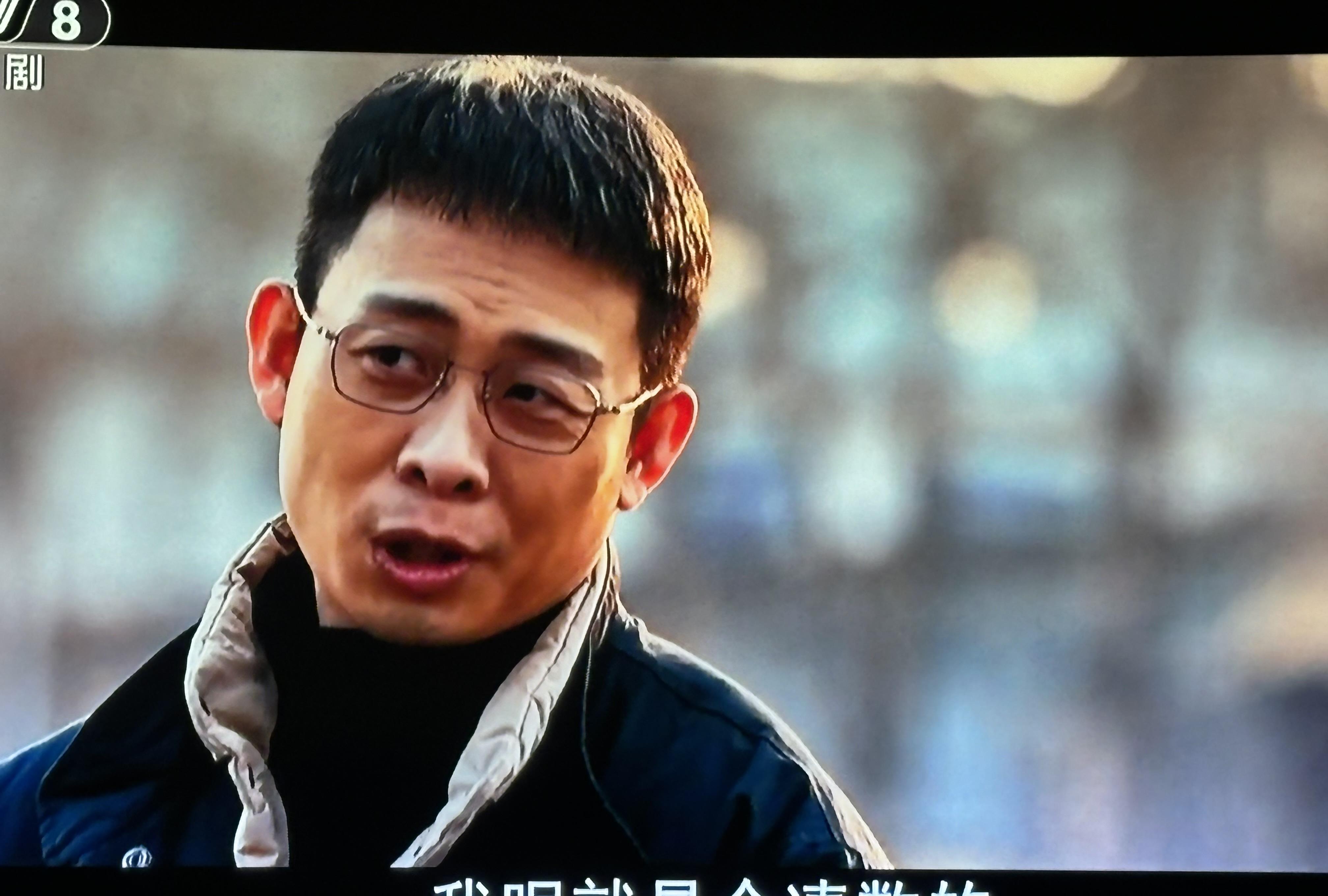 《以法之名》中张译扮演的洪亮，怎么感觉这个角色设定有点问题呢？堂堂一个男主角，办