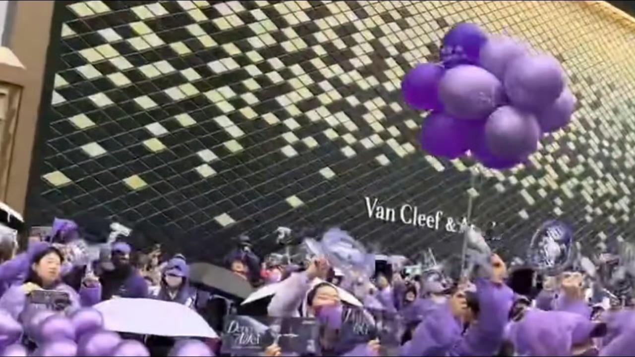 邓为线下人气🈶