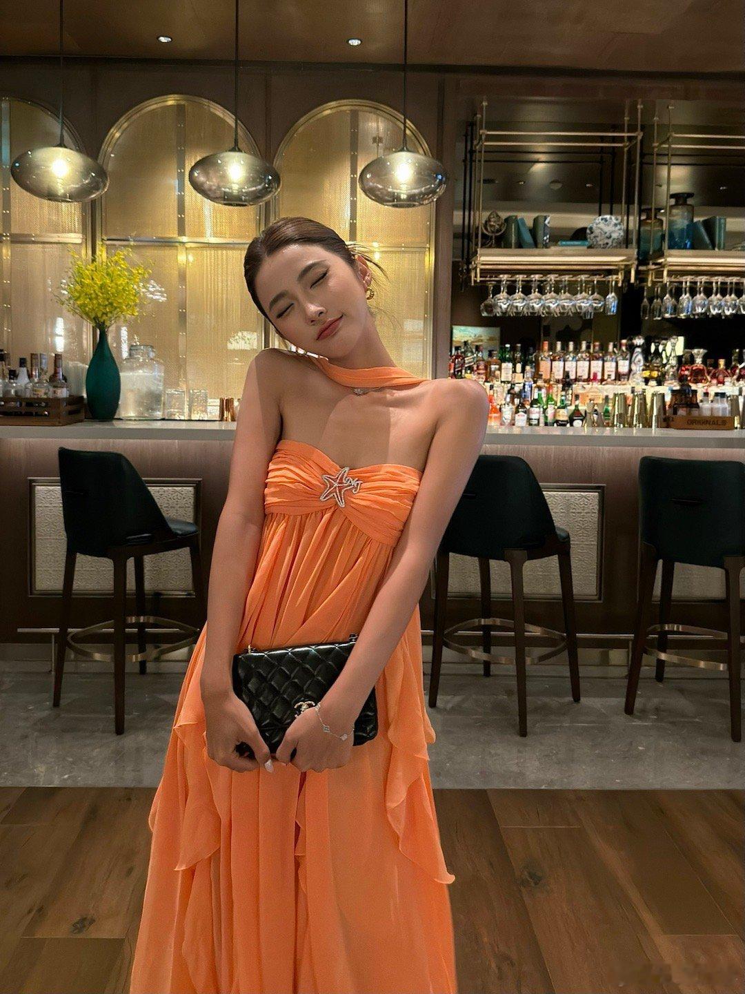 好多库存一女的​​​