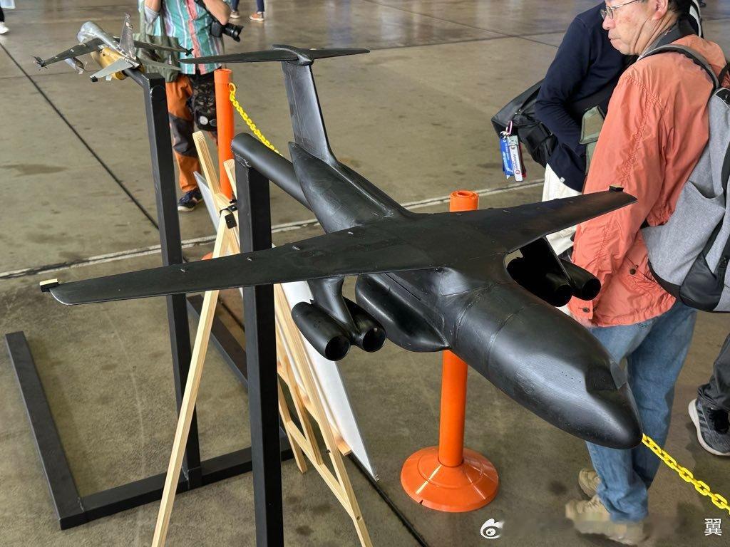 日本C-1运输机研发时的四发构型风洞模型。作者hunini181202​​​