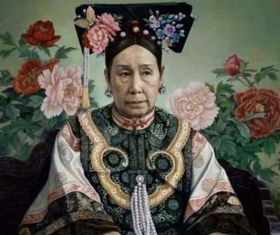 1900年，慈禧狼狈逃窜至山西首富家，临行时，慈禧让乔家借她10万两，乔