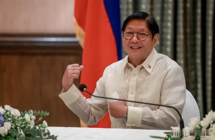 周二，菲律宾总统小马科斯对一群在过往选举中始终支持马科斯家族的支持者表达感谢，并