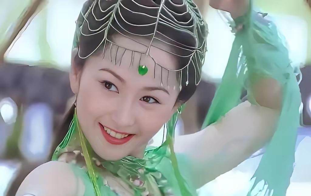 古风蜘蛛网头饰，这波我站五公主青儿，不愧是天庭最美仙女，谁戴都比不上她漂亮。