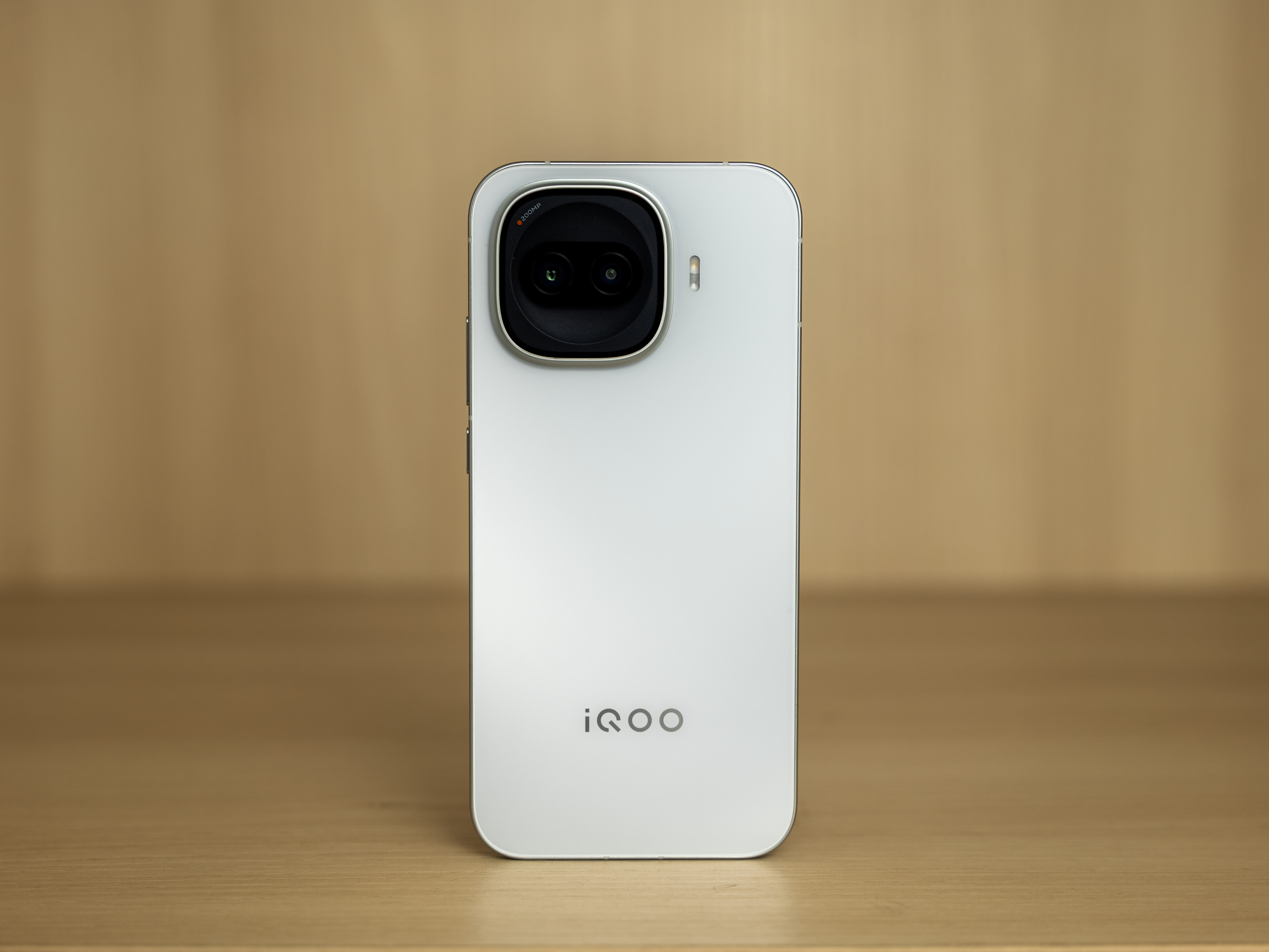 「刹那开箱iQOOZ11Turbo」这机器的配置其实都在意料之中。以前超过