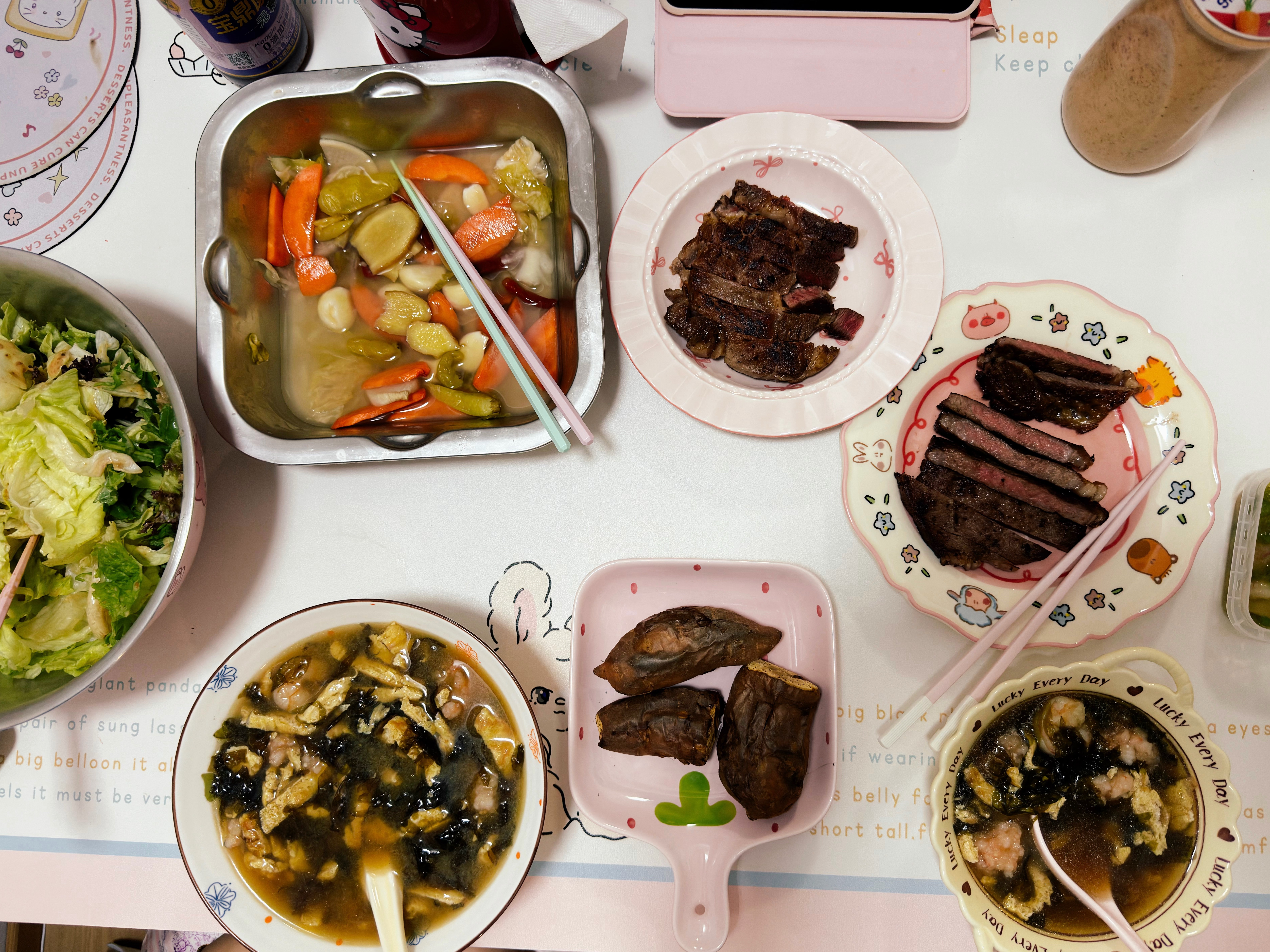 今天晚上减脂餐[大笑][大笑]牛排太难控制熟度了……​​​