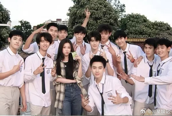 十年后，这张照片会成为内娱粉圈白月光吗