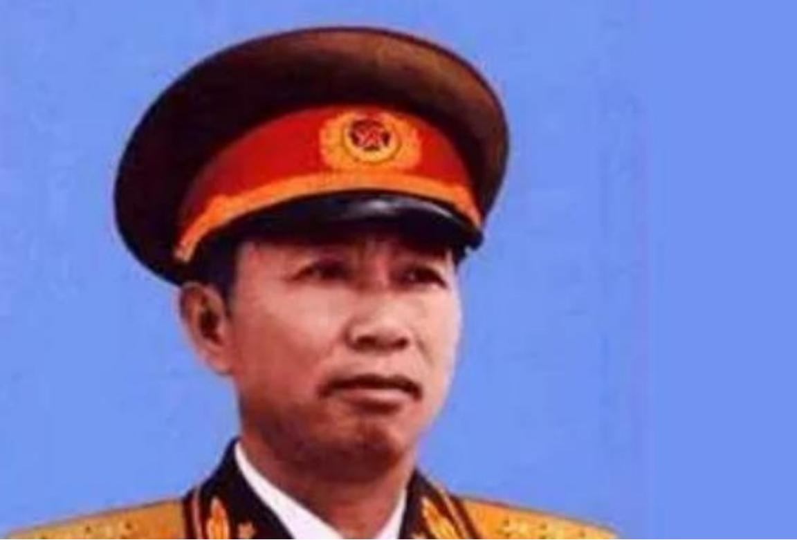 朝鲜战争中，苏联给的100架飞机到了，刘亚楼才突然发现：没有副油箱！舔着脸问苏联