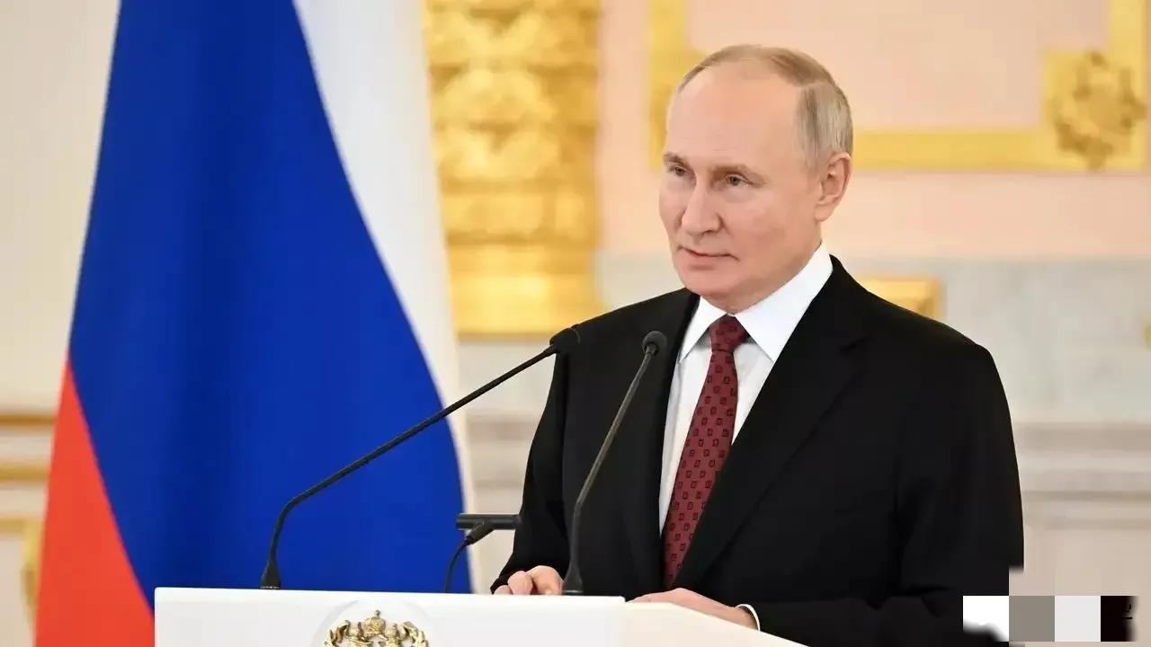 现在国际石油局势动荡不安，美军封锁霍尔木兹海峡，中东石油很难运出来，日韩都着急得