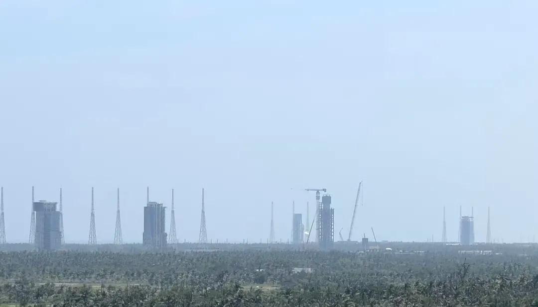 “星辰大海”的起点……[吐舌头眯眼睛笑]文昌已经开始“种树”了，过不了几年，放眼望去，那就