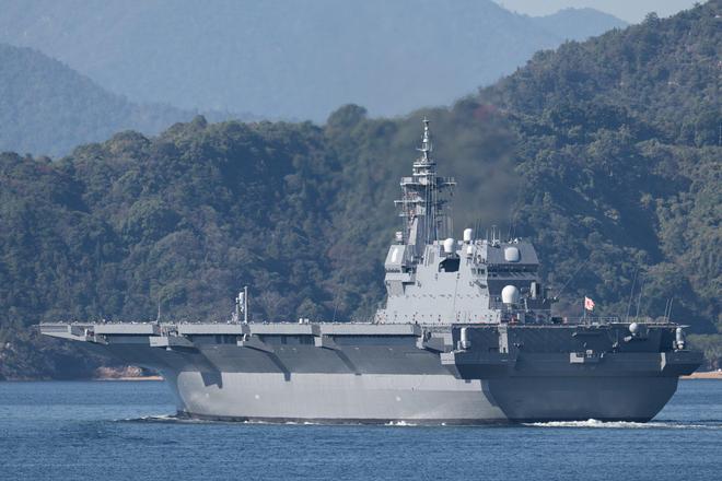 日本终于不装了，众所周知，日本海上自卫队拥有四艘具备准航母能力的出云级和日向级大