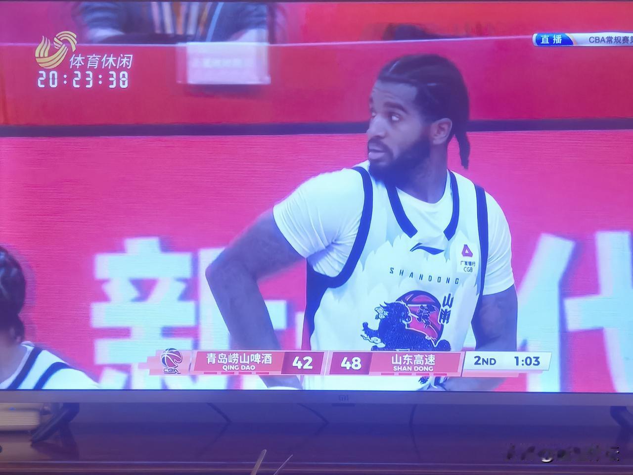 愤怒！青岛崂山啤酒的主场，这裁判是喝青岛啤酒喝多了吗？把一场激烈的同城德比，精彩