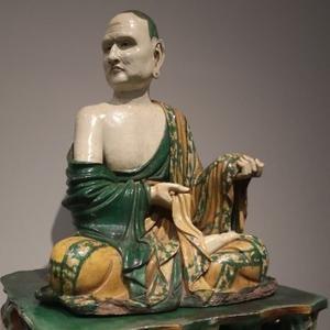 王艺迪赢了张本美和。评论说，这让她坐稳了国乒女队第三把交椅。孙颖莎和王曼昱比那