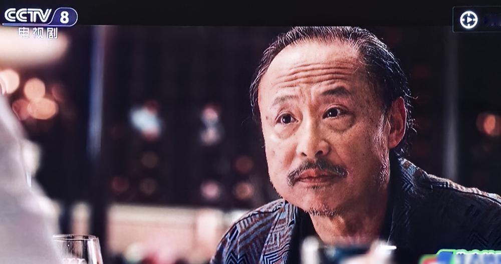 你以为成功是靠天赋？错了，是靠亲爹拿玻璃渣子扎出来的。《爱情没有神话》里何韩