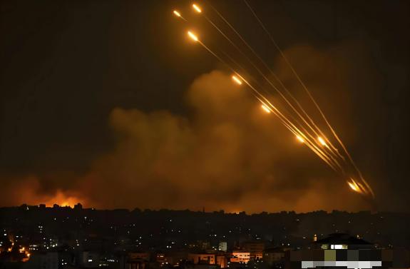 把话说清楚：美国打不垮伊朗，伊朗也耗不走美国，这场仗最后只有一个结局——特朗