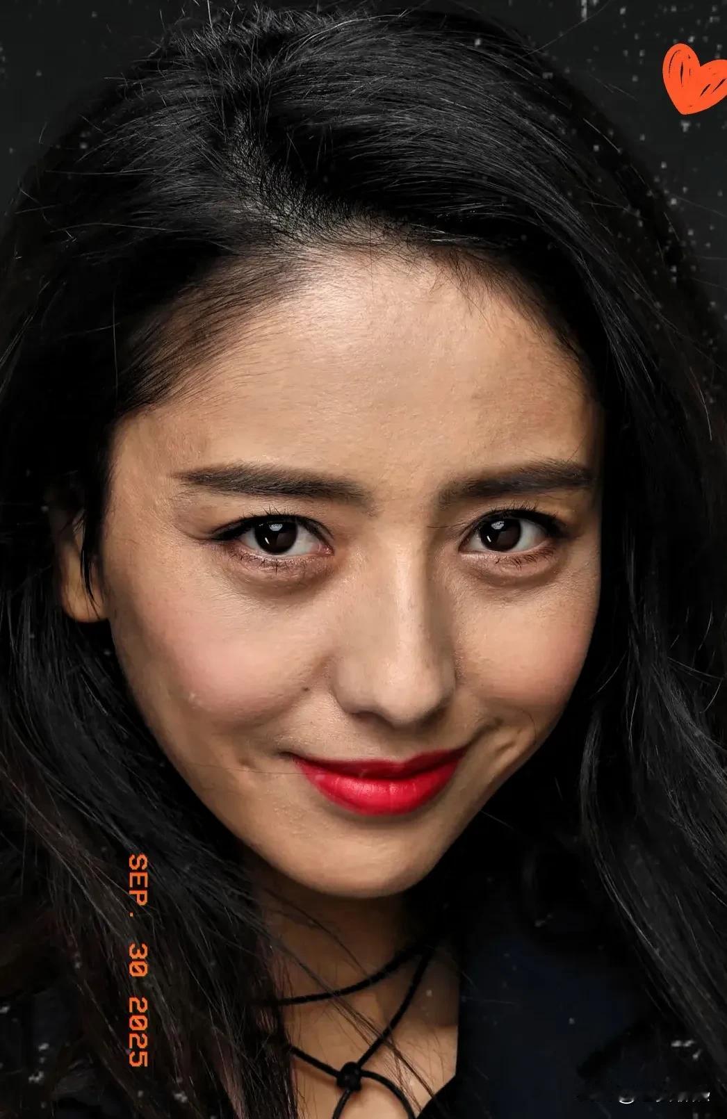 佟丽娅这个女人你真的不能仔细查仔细查完之后，你就会发现，私生活混乱，状态差，