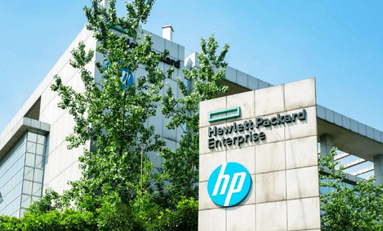 惠普最近公布了最新季度业绩，收入还行但利润下滑了，更关键的是他们对接下来业绩的预