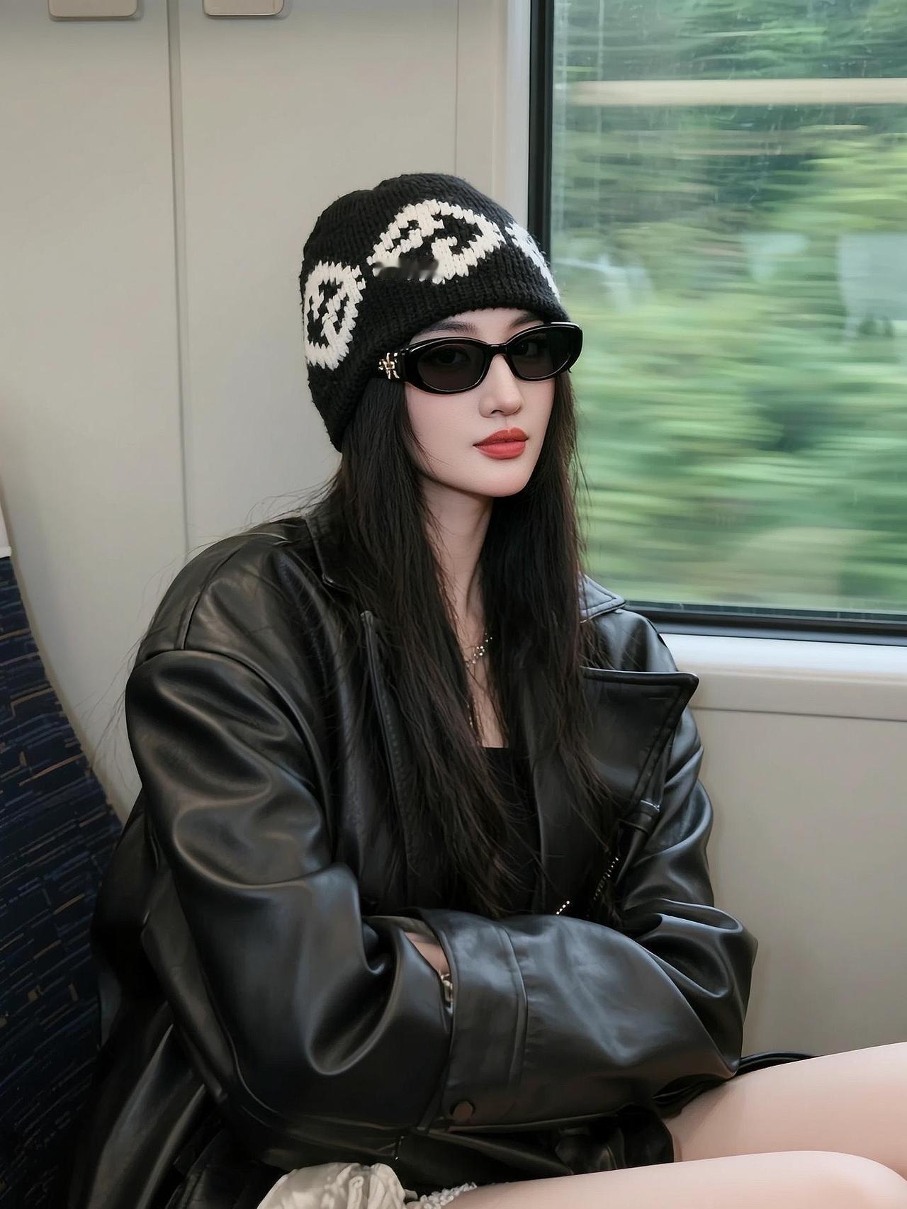 黑色皮夹克就是不一样抖音ai创作不一样的自己爱了爱了美女