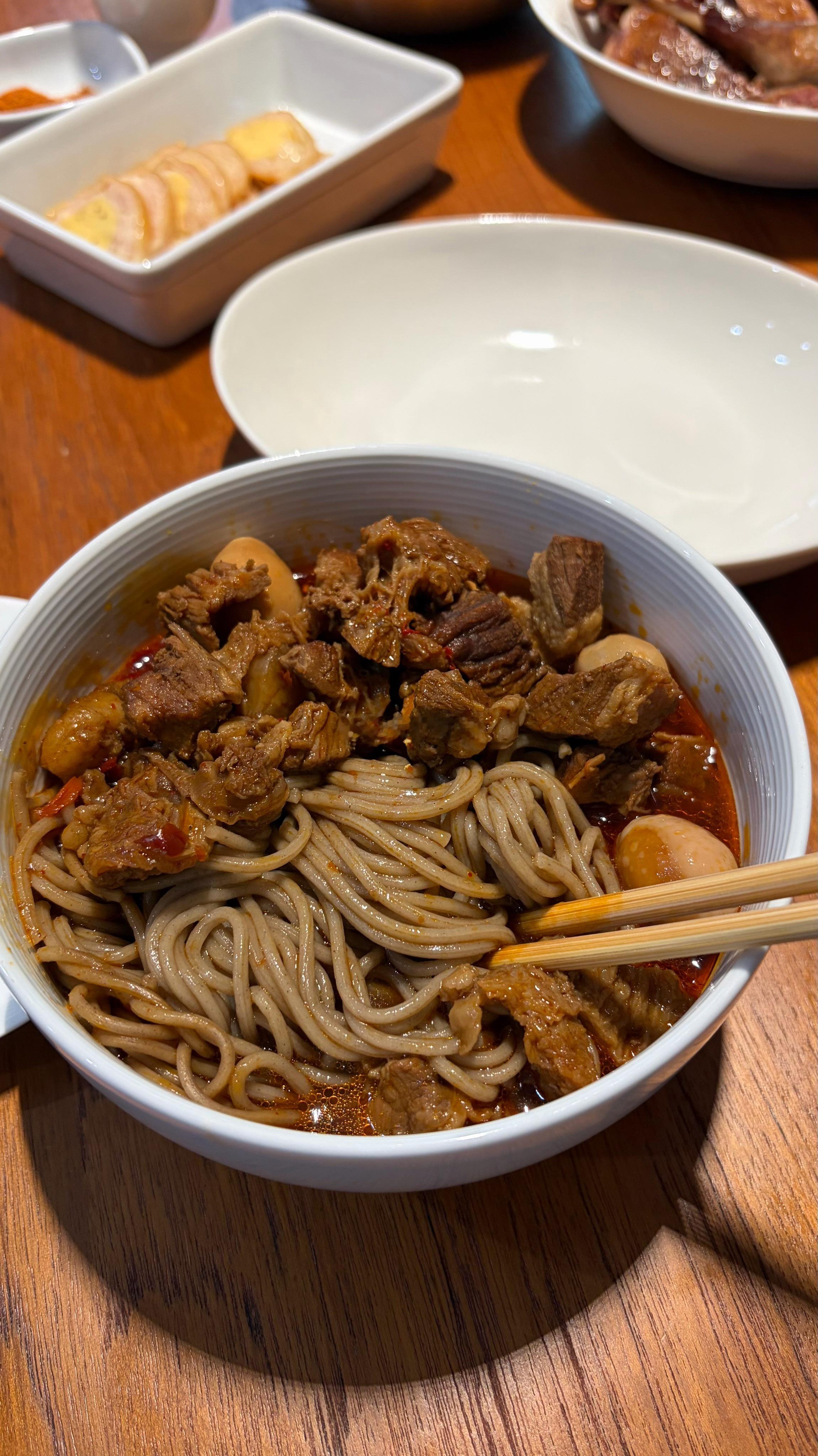 红烧牛肉是我自己炖的，煮了红烧牛肉面