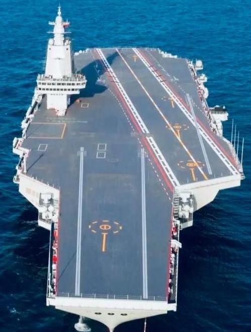 055大驱我们都造16艘了，航母却只有3艘，为什么我们不复制粘贴批量生产航母呢？