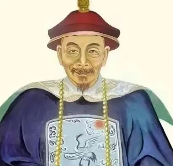 康熙年间，两袖清风的李光地，被举报贪墨了8000两白银，康熙知道后却偷偷将800