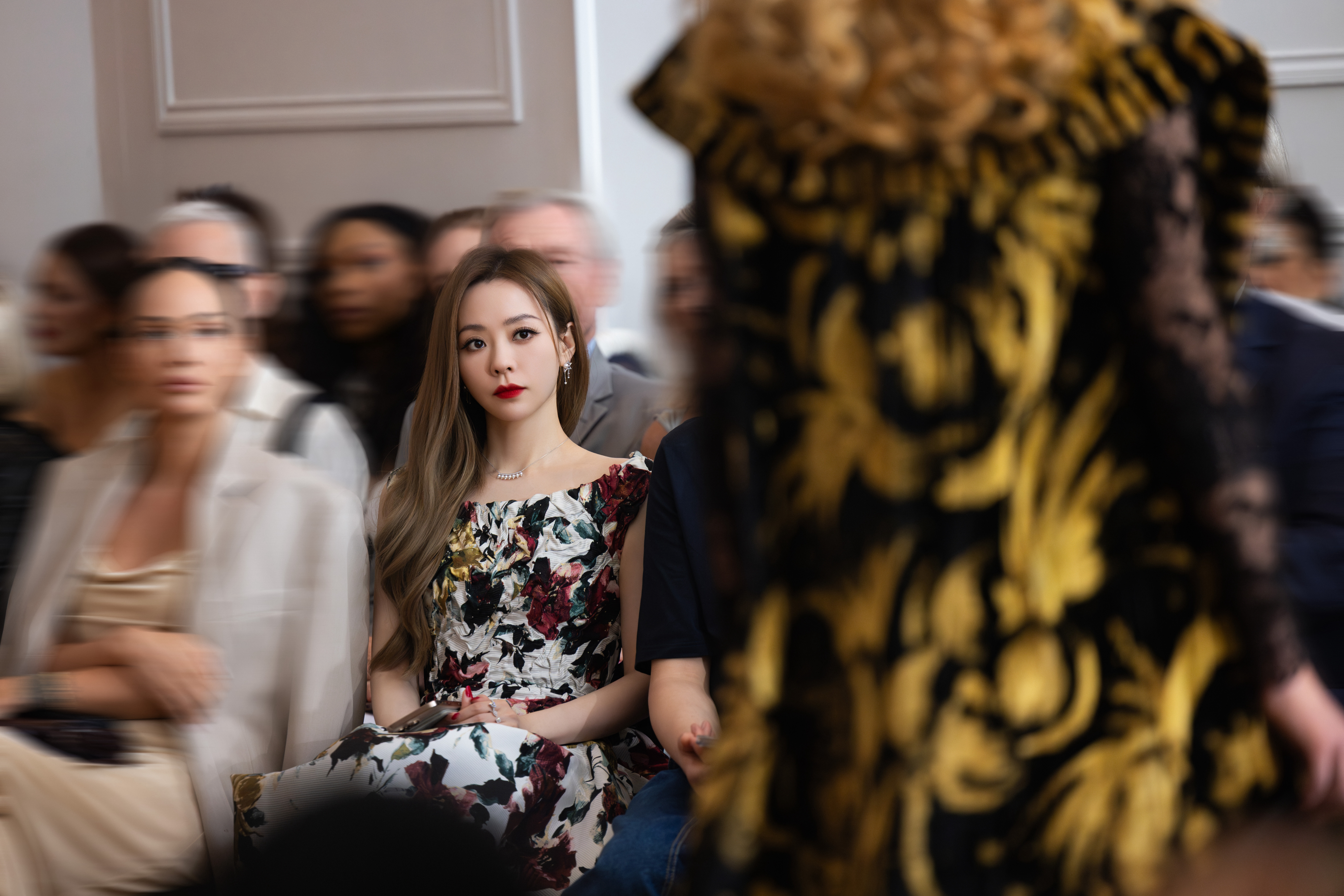 张靓颖张天爱张靓颖用什么姿势拍的元宵节快乐