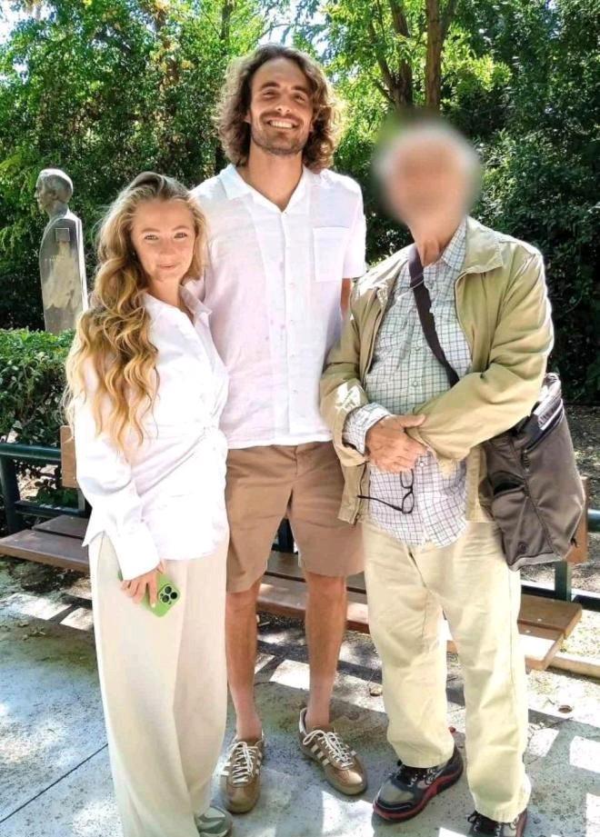 巴多萨和西西帕斯早已分手。美网前两人在IG上取消互关，并删除了所有甜蜜照片。美网